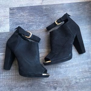 Black peep toe bootie H&M